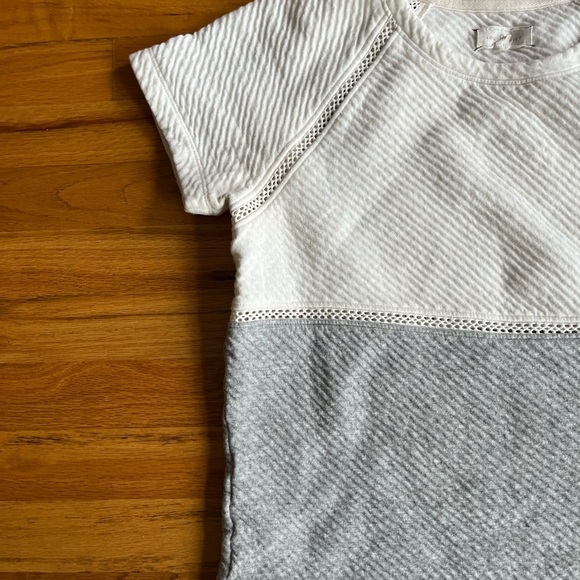 LOU & GRAY Colorblock Short Sleeve Sweatshirt Style Top Gray White M - Picture 4 of 5